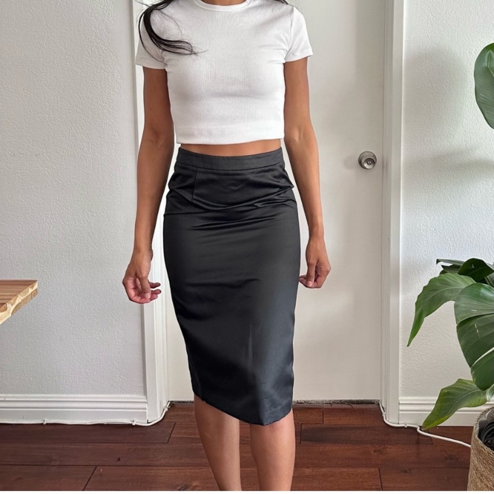 EUC BUNDLE of pencil skirts Black Jill Stuart size 4 and Navy H&M size 2
